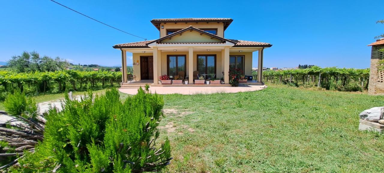 B & B Le Tre Rose Tollo Exterior photo