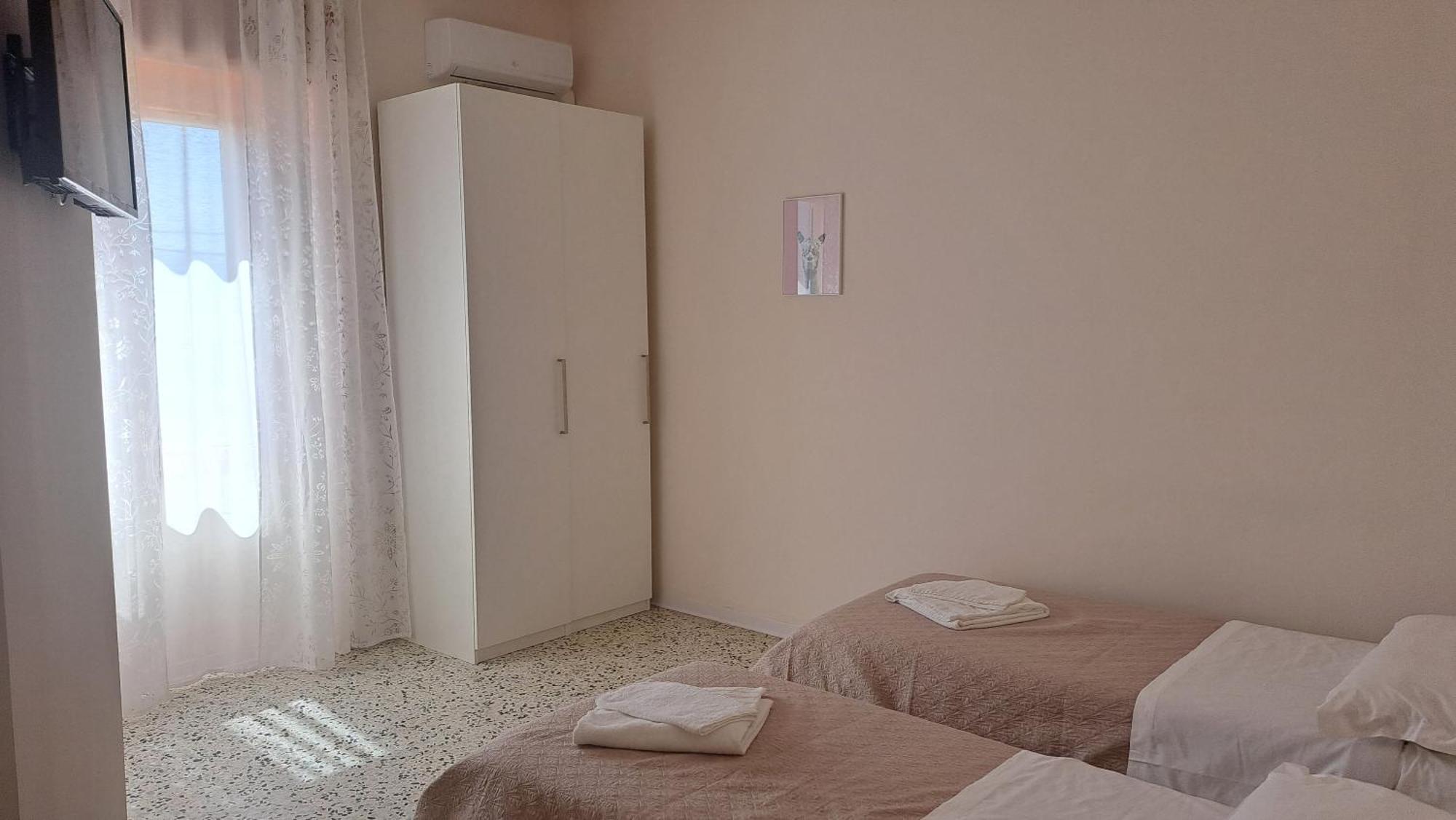 B & B Le Tre Rose Tollo Exterior photo
