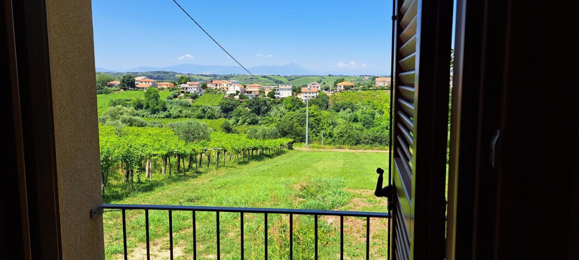 B & B Le Tre Rose Tollo Exterior photo