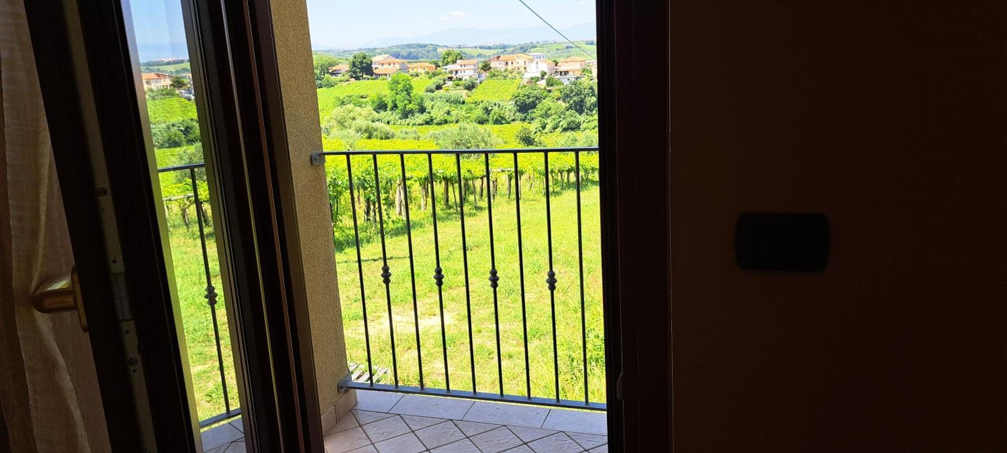 B & B Le Tre Rose Tollo Exterior photo