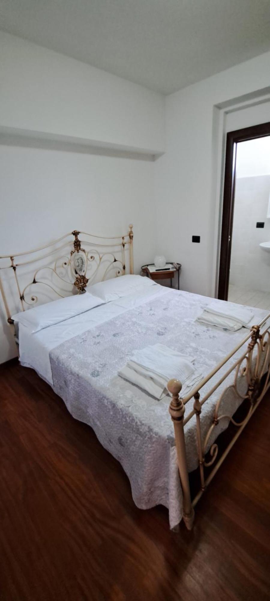 B & B Le Tre Rose Tollo Exterior photo